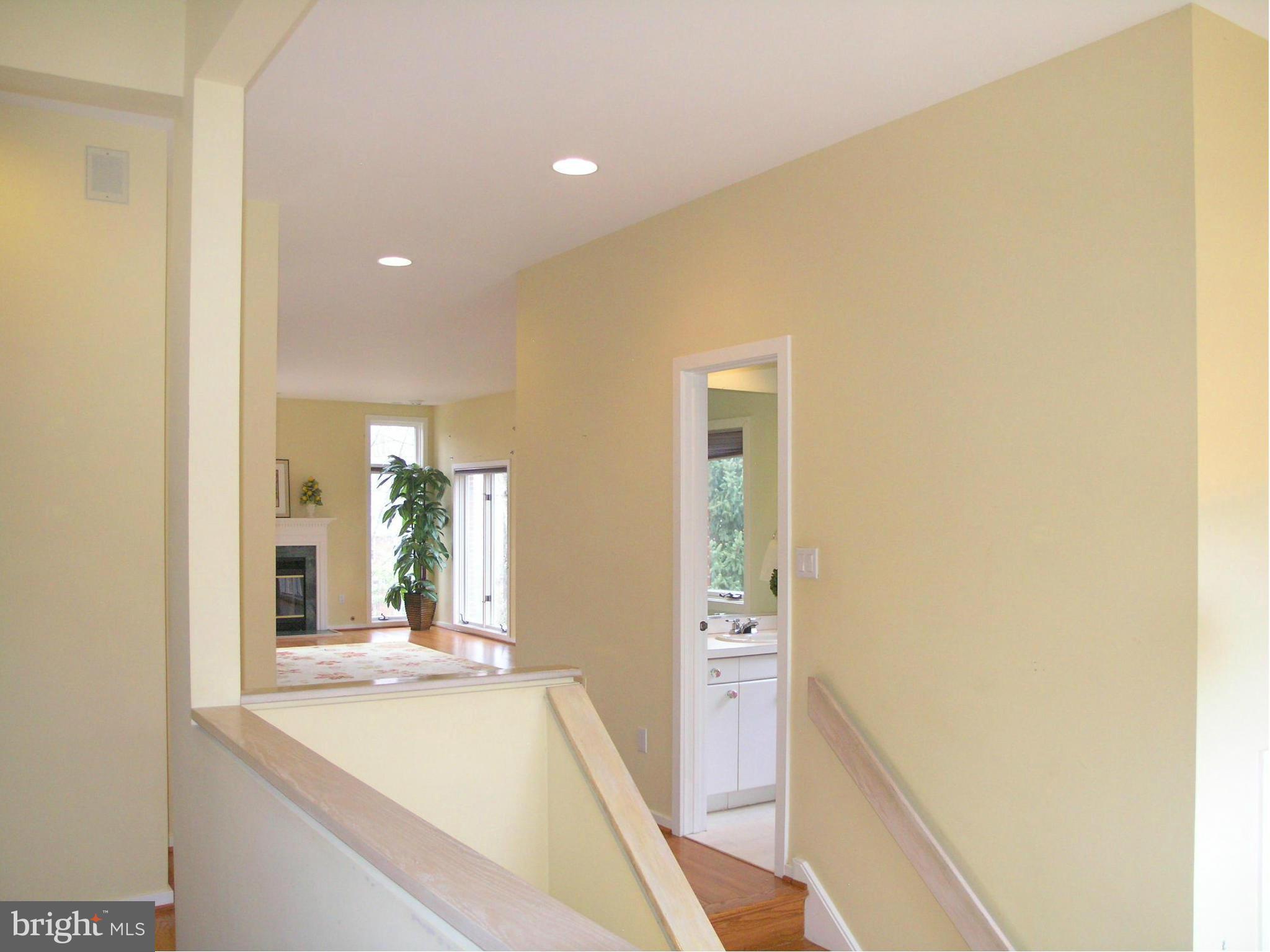 11555 Hemingway Drive Reston, VA 20194 - Photo 3 of 26