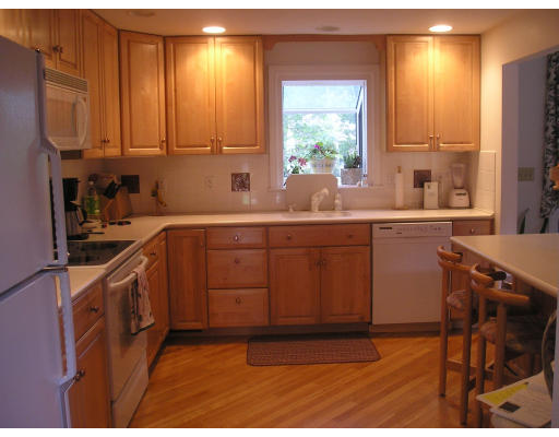 115 Gayland Road Needham, MA 02492 - Photo 4 of 5