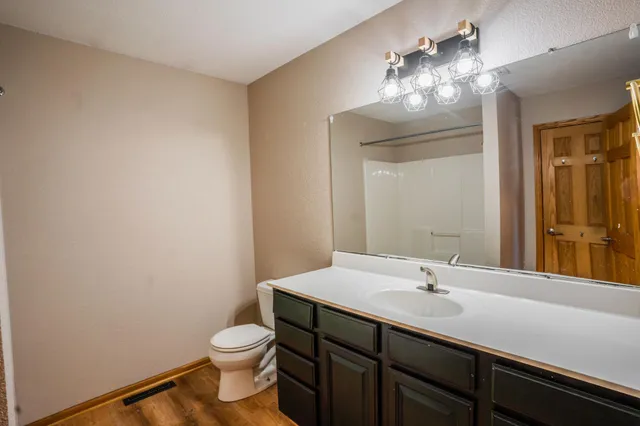 $339,000 | 615 5th Street Northeast, Plainview, MN 55964