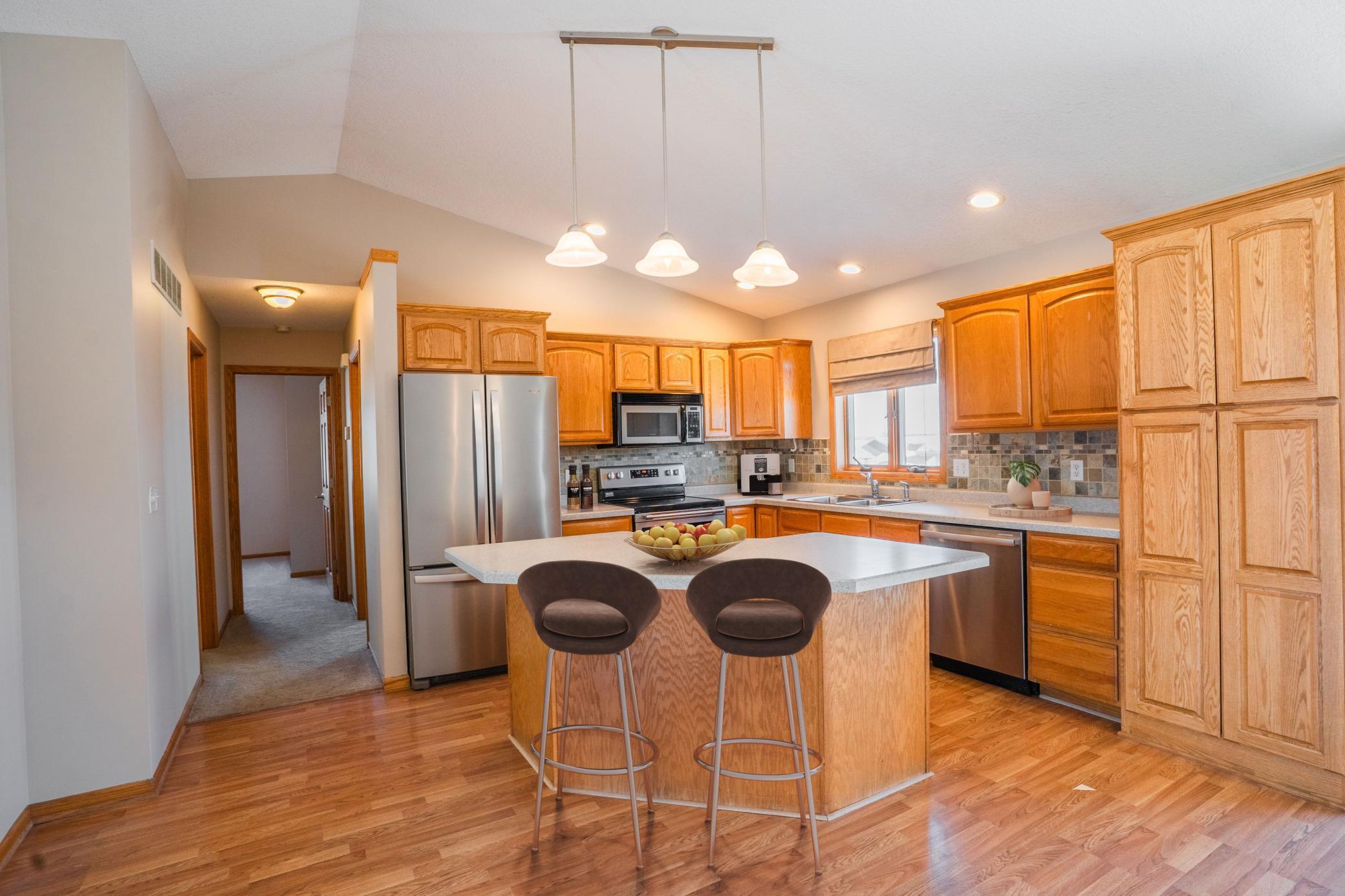 615 5th Street Northeast Plainview, MN 55964 - Photo 3 of 33