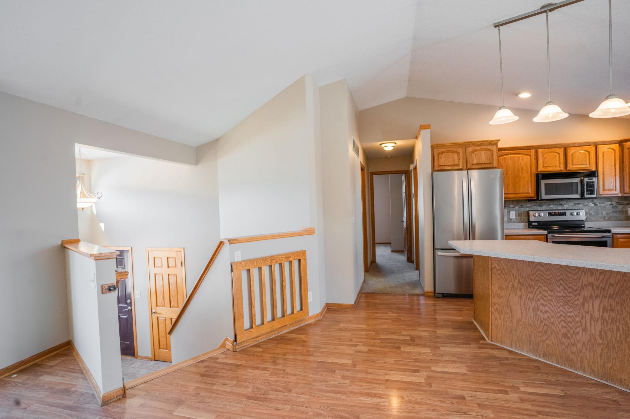 615 5th Street Northeast Plainview, MN 55964 - Photo 4 of 33