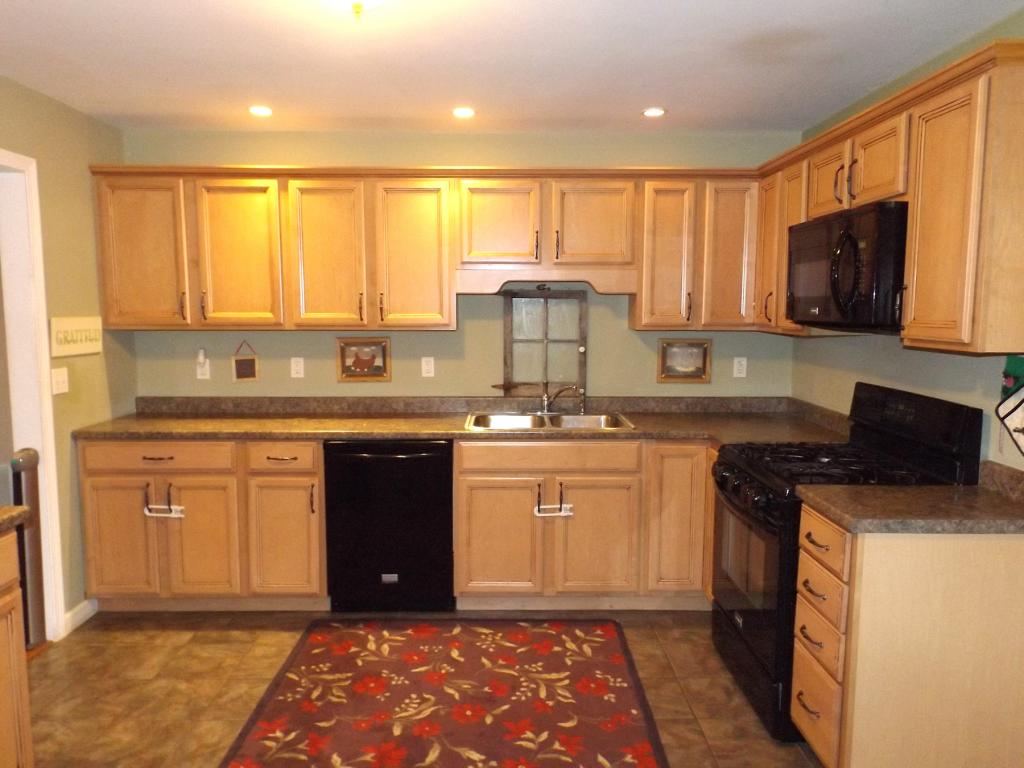 227 Adams Street Rutland, VT 05701 - Photo 6 of 23