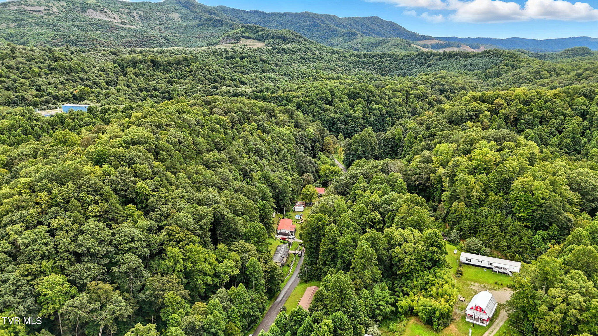 9639 Cumberland Road Pound, VA 24279 - Photo 35 of 37 IMG_6343