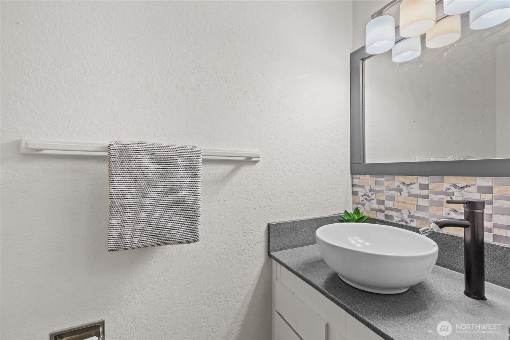 25042 Lake Fenwick Road, Unit 35 Kent, WA 98032 - Photo 28 of 38