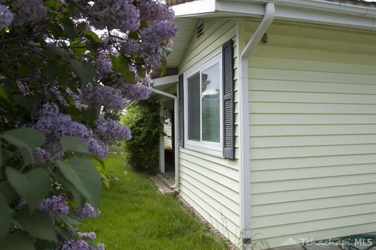 406 Ash Street Tehachapi, CA 93561 - Photo 2 of 21 Gallery Image 2