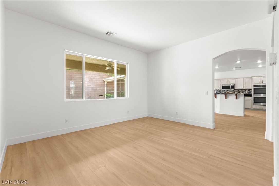 10001 Sharp Ridge Avenue Las Vegas, NV 89149 - Photo 13 of 92