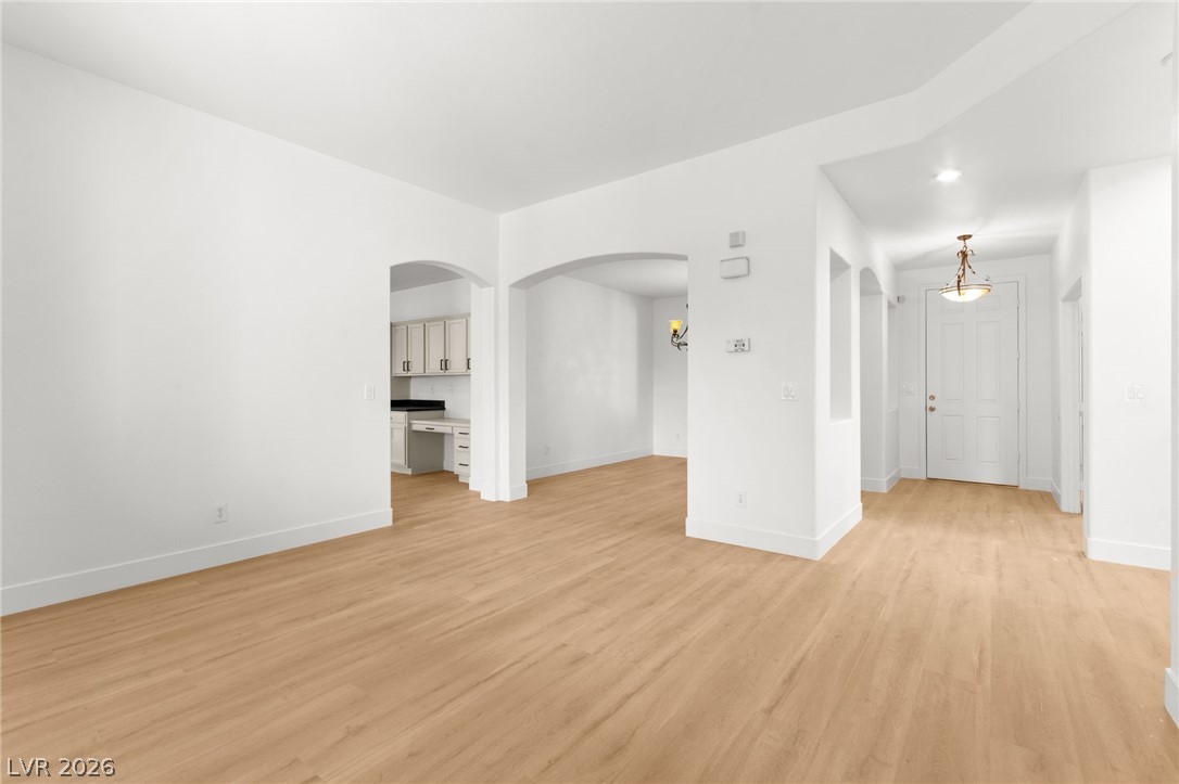 10001 Sharp Ridge Avenue Las Vegas, NV 89149 - Photo 14 of 92