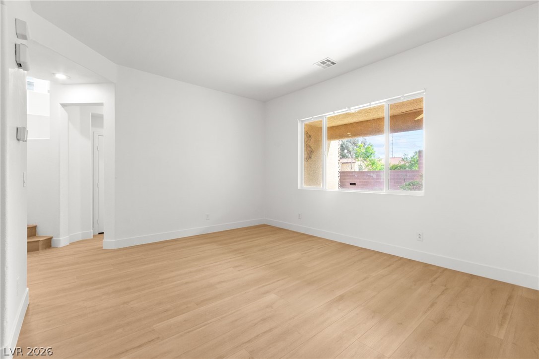 10001 Sharp Ridge Avenue Las Vegas, NV 89149 - Photo 16 of 92