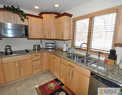 213 West Greystone Road Old Bridge, NJ 08857 - Photo 4 of 24 Gallery Image 4