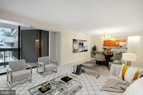 $700,000 | 3800 Fairfax Drive, Unit 213, Arlington, VA 22203