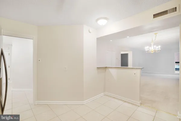 $700,000 | 3800 Fairfax Drive, Unit 213, Arlington, VA 22203