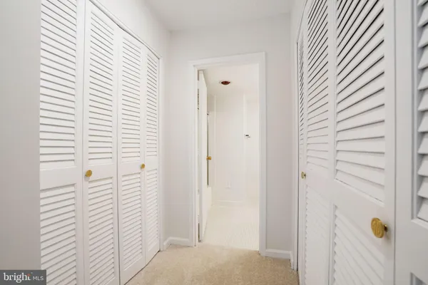 $700,000 | 3800 Fairfax Drive, Unit 213, Arlington, VA 22203