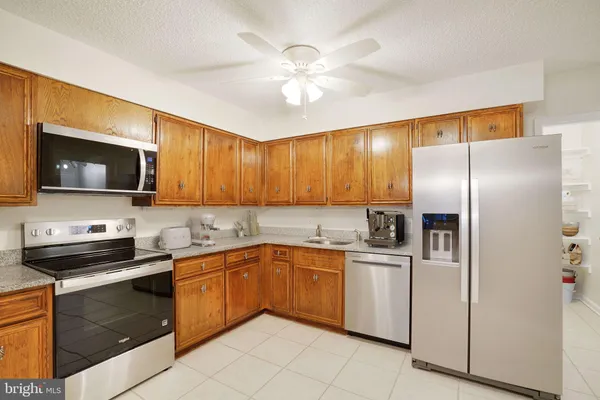 $700,000 | 3800 Fairfax Drive, Unit 213, Arlington, VA 22203