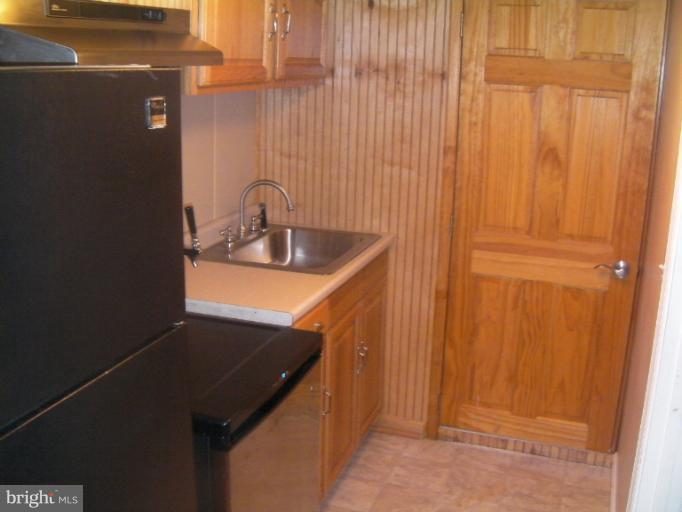 816 Windsor Road Arnold, MD 21012 - Photo 2 of 17 Basement half kitchen