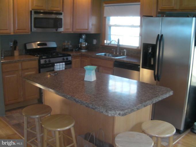 816 Windsor Road Arnold, MD 21012 - Photo 3 of 17 Kitchen