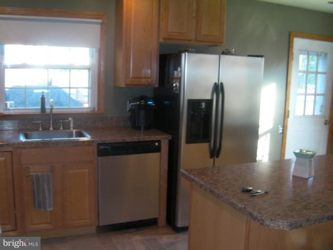 816 Windsor Road Arnold, MD 21012 - Photo 6 of 17 Kitchen