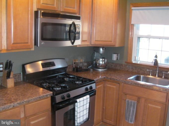 816 Windsor Road Arnold, MD 21012 - Photo 9 of 17 Recently remodeled