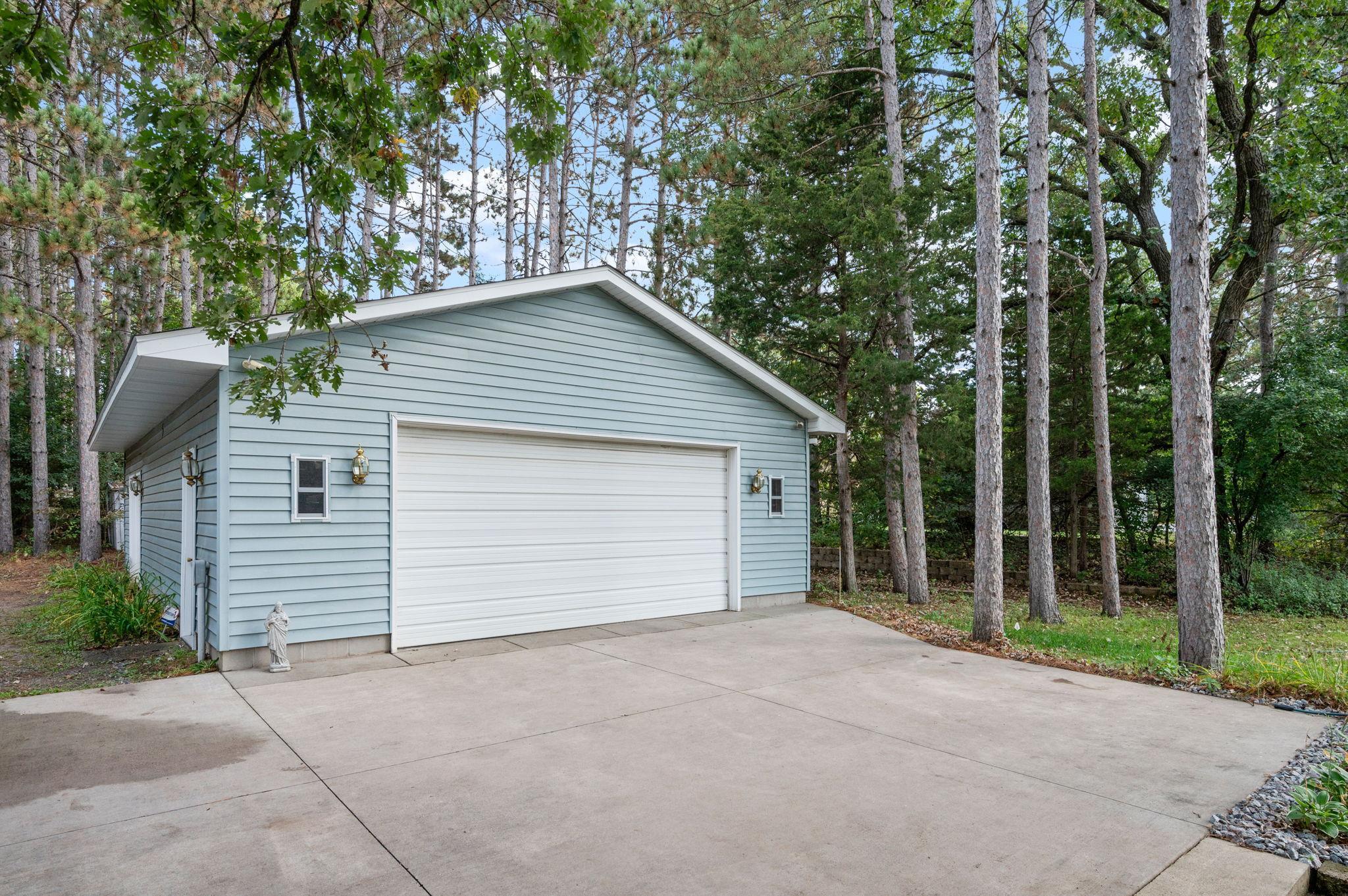 26437 Ridgewood Road Zimmerman, MN 55398 - Photo 2 of 30