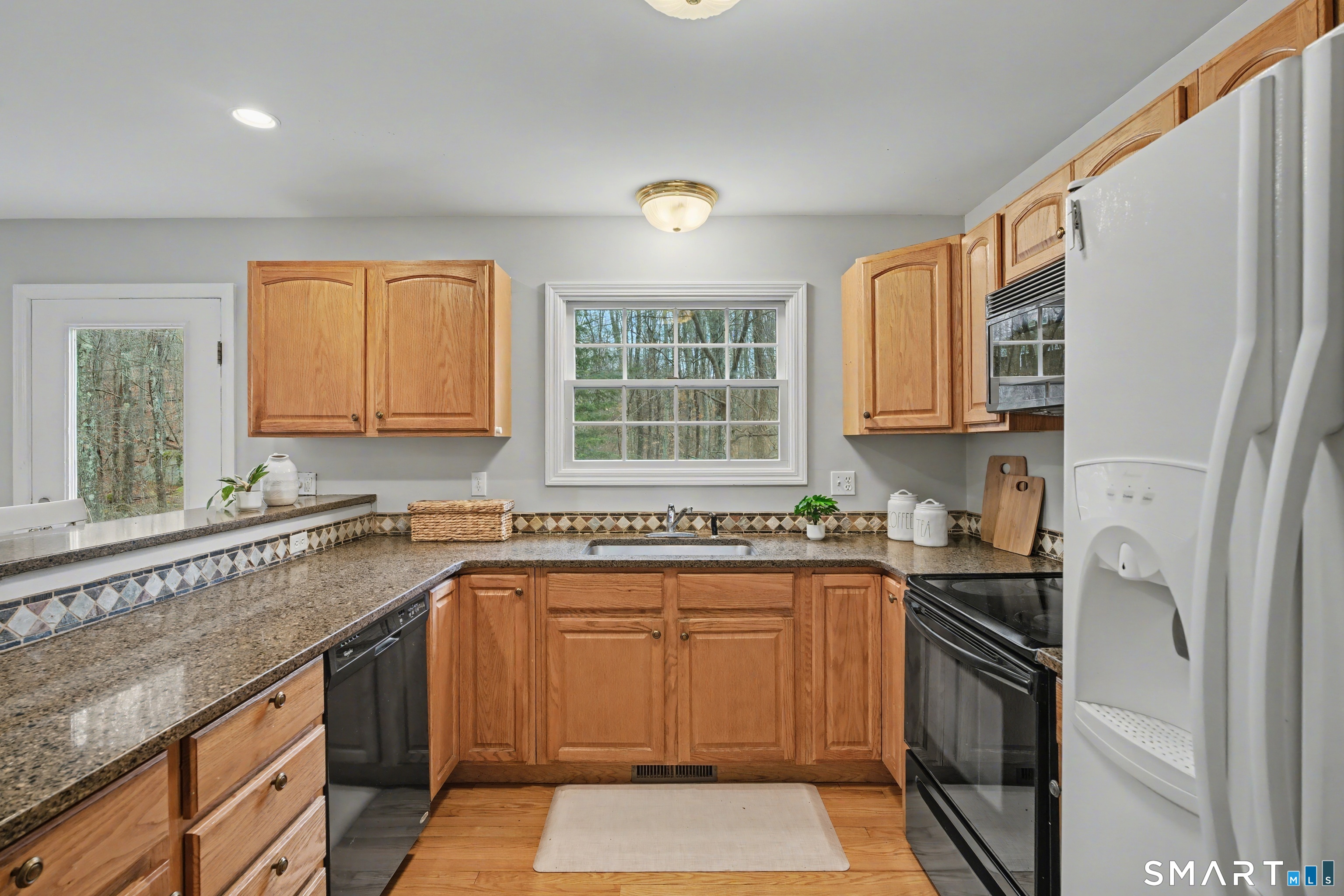 1941 Moose Hill Road Guilford, CT 06437 - Photo 15 of 40