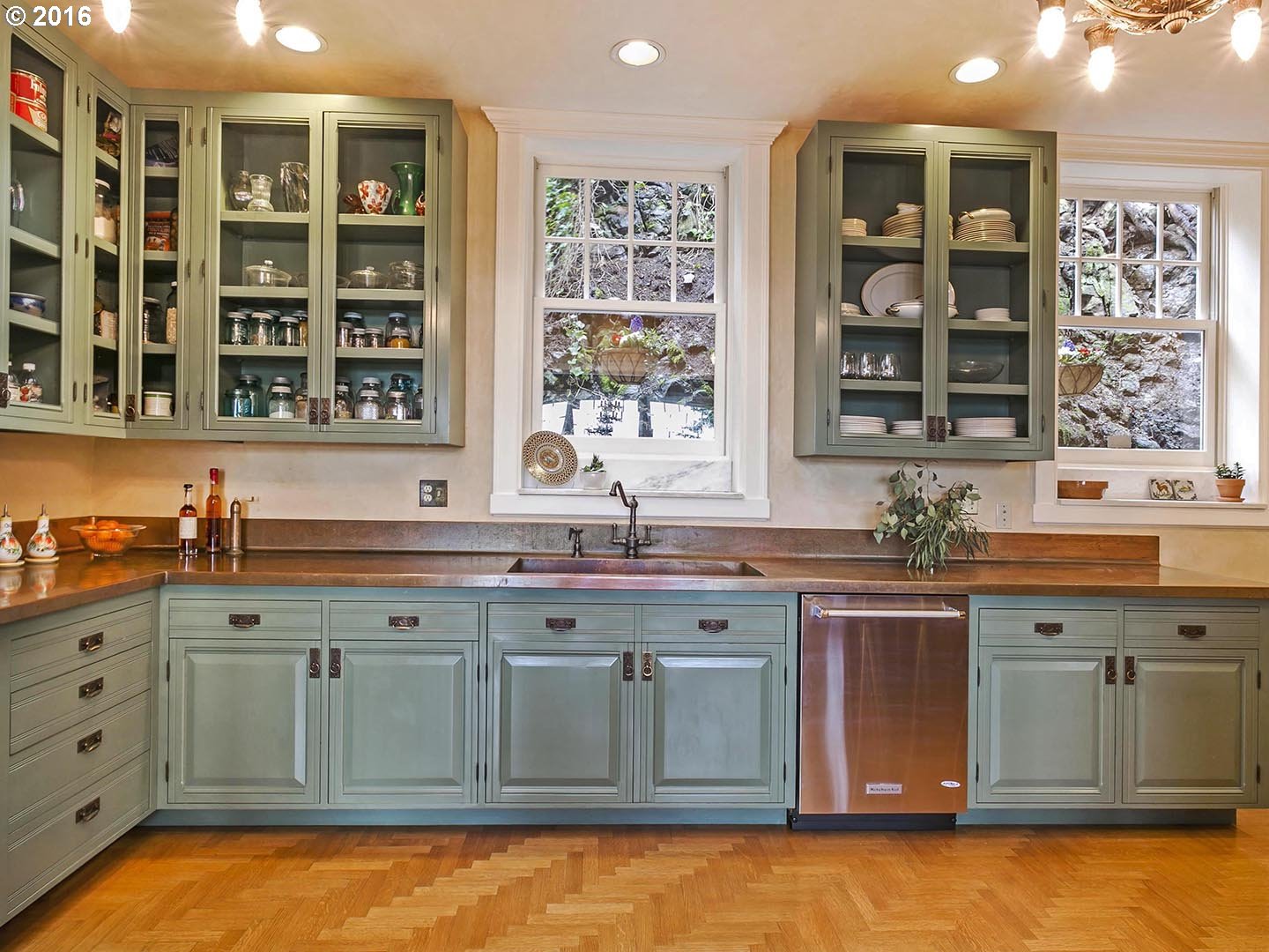 1502 Southwest Upper Hall Street Portland, OR 97201 - Photo 13 of 28 Kitchen