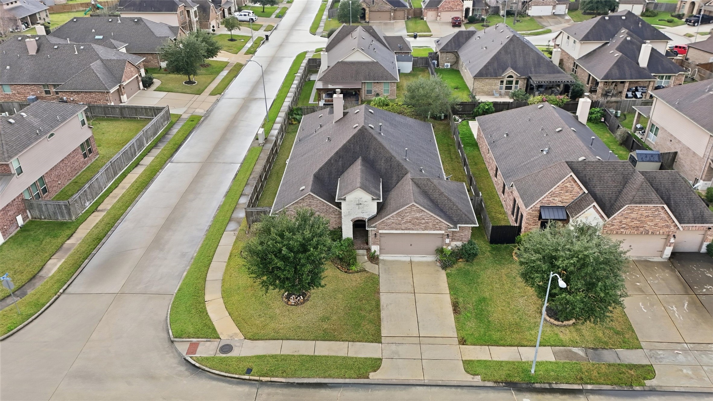18115 Oliveria Way Houston, TX 77044 - Photo 28 of 32 an aerial view of a house