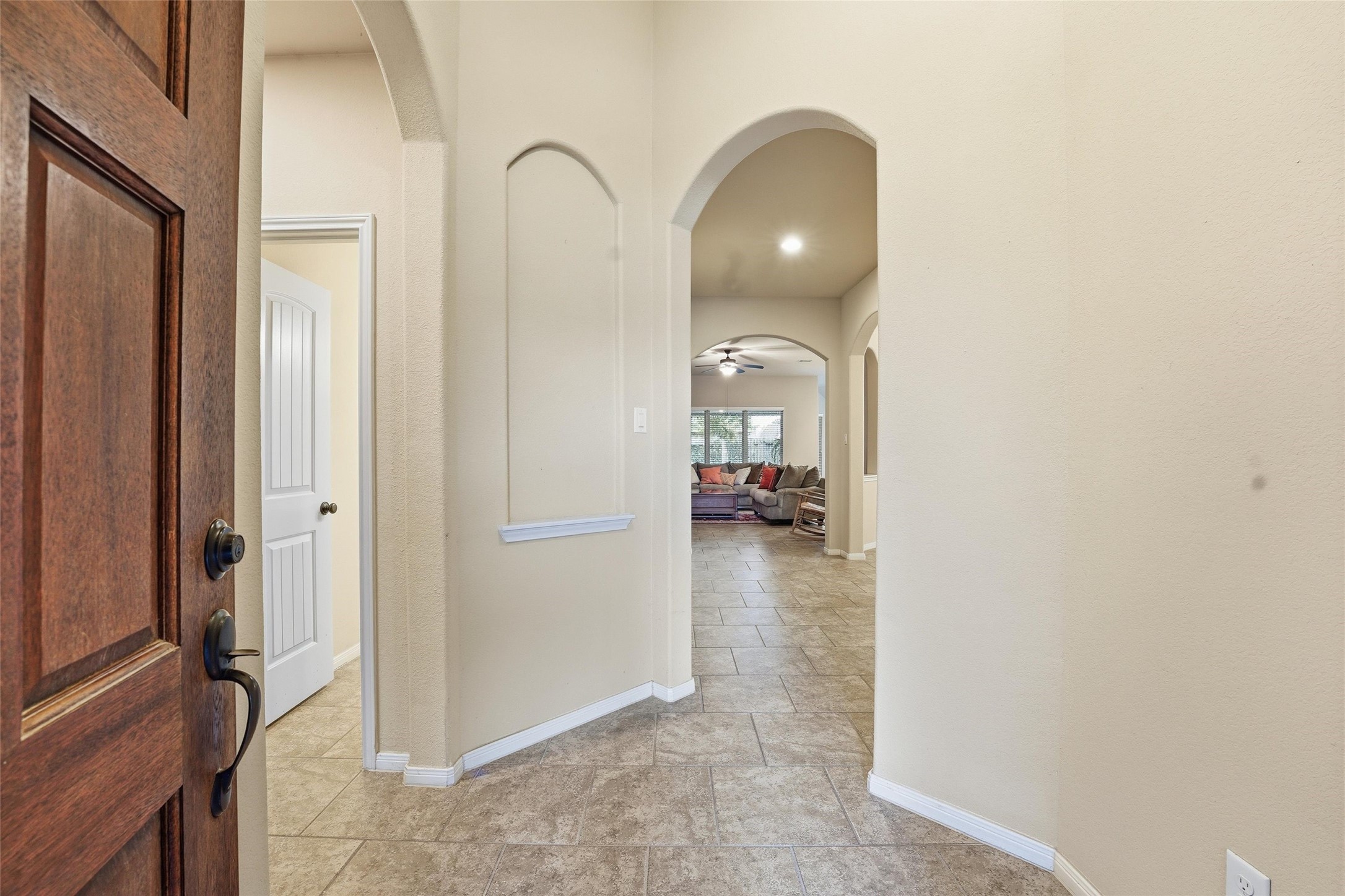 18115 Oliveria Way Houston, TX 77044 - Photo 4 of 32