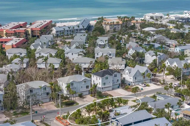 $1,540,000 | 6201 Holmes Boulevard, Holmes Beach, FL 34217