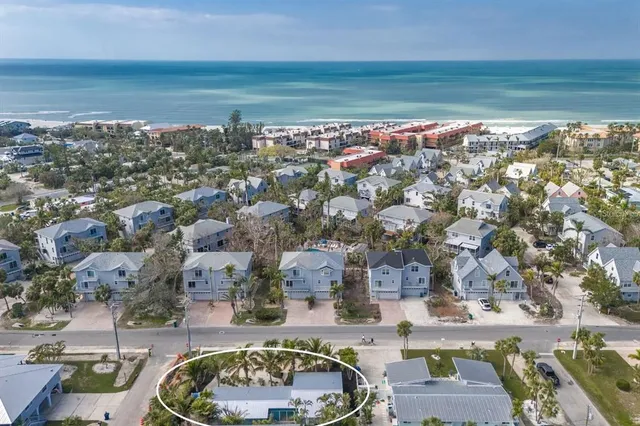 $1,540,000 | 6201 Holmes Boulevard, Holmes Beach, FL 34217