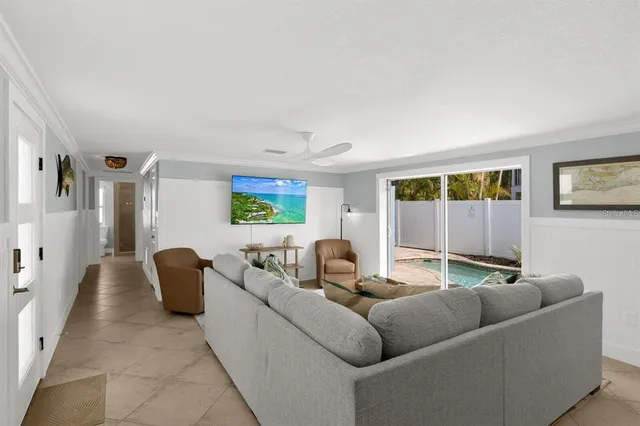 $1,540,000 | 6201 Holmes Boulevard, Holmes Beach, FL 34217