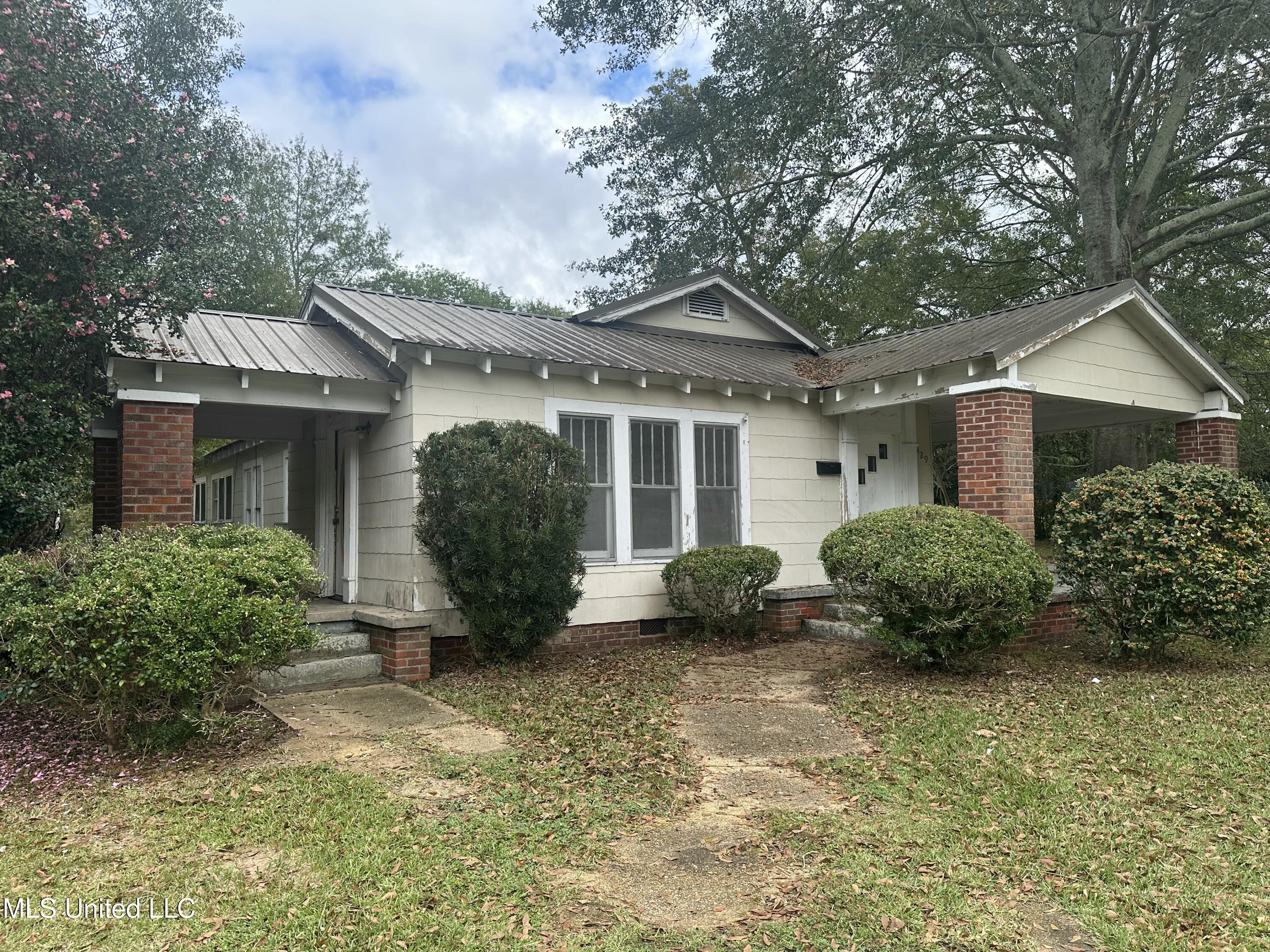 429 1st Avenue Northeast Magee, MS 39111 - Photo 2 of 19 tempImageChEENQ