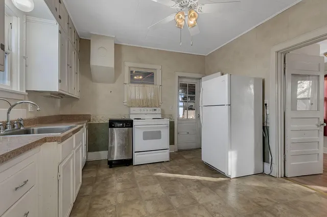 $179,900 | 204 Wilson Avenue Northeast, St. Cloud, MN 56304