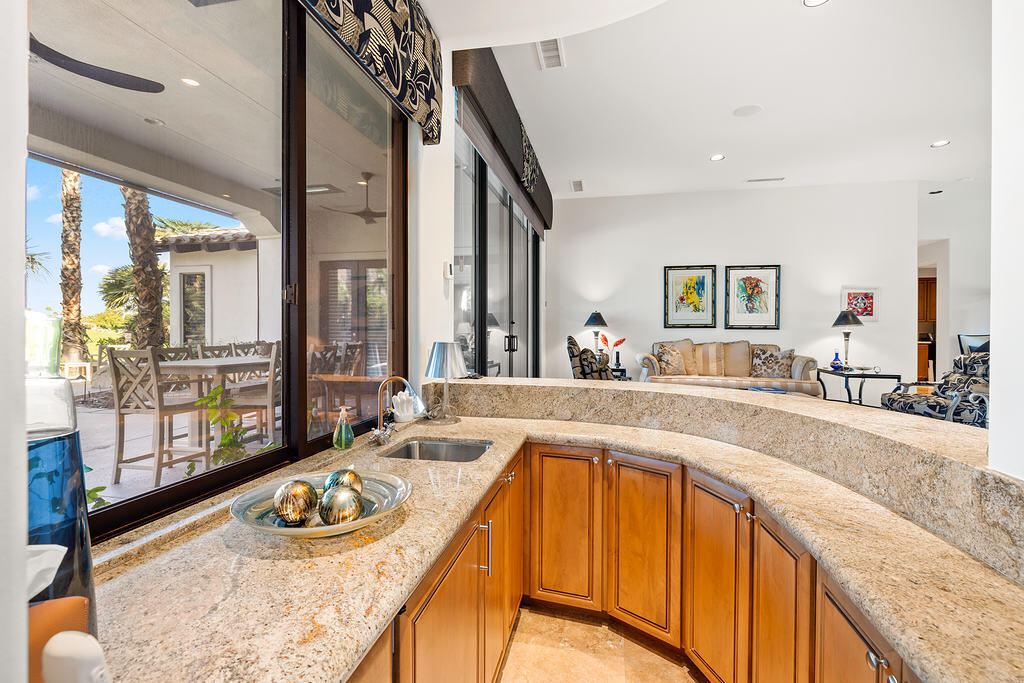 45699 North Vía Villaggio Indian Wells, CA 92210 - Photo 10 of 38 -25