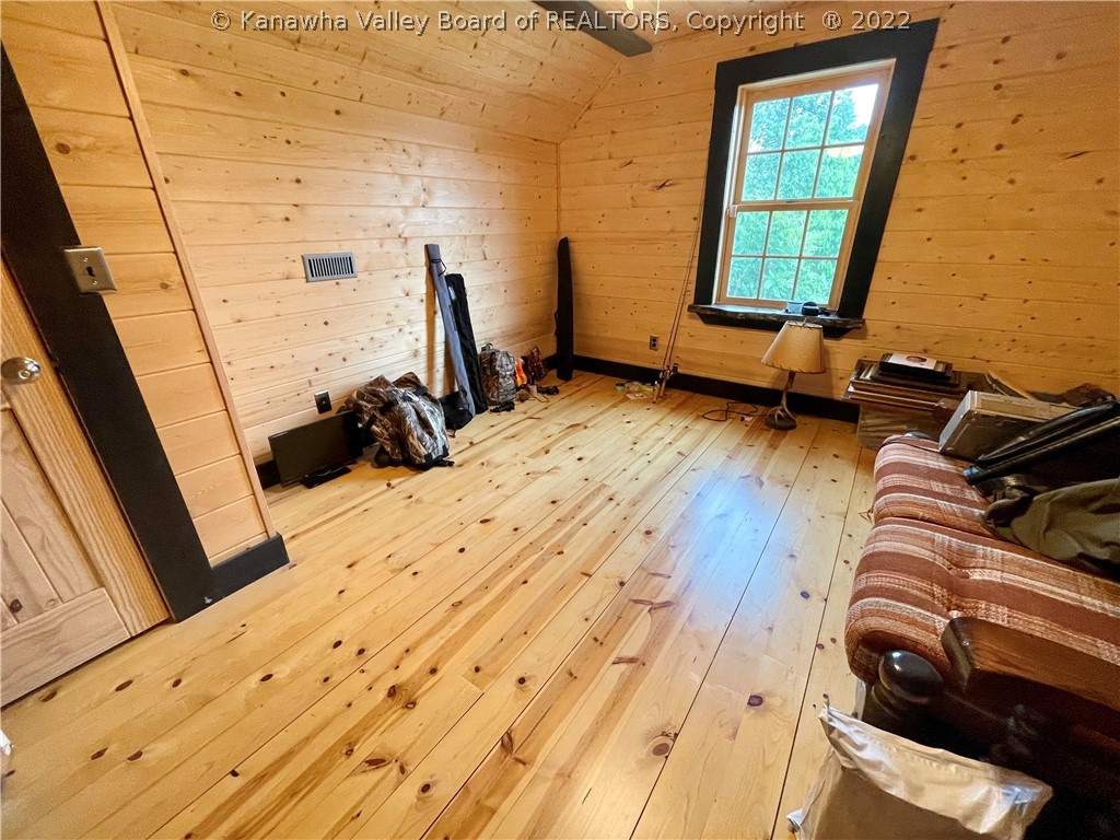 9915 Charleston Road Kenna, WV 25248 - Photo 19 of 31 Gallery Image 19