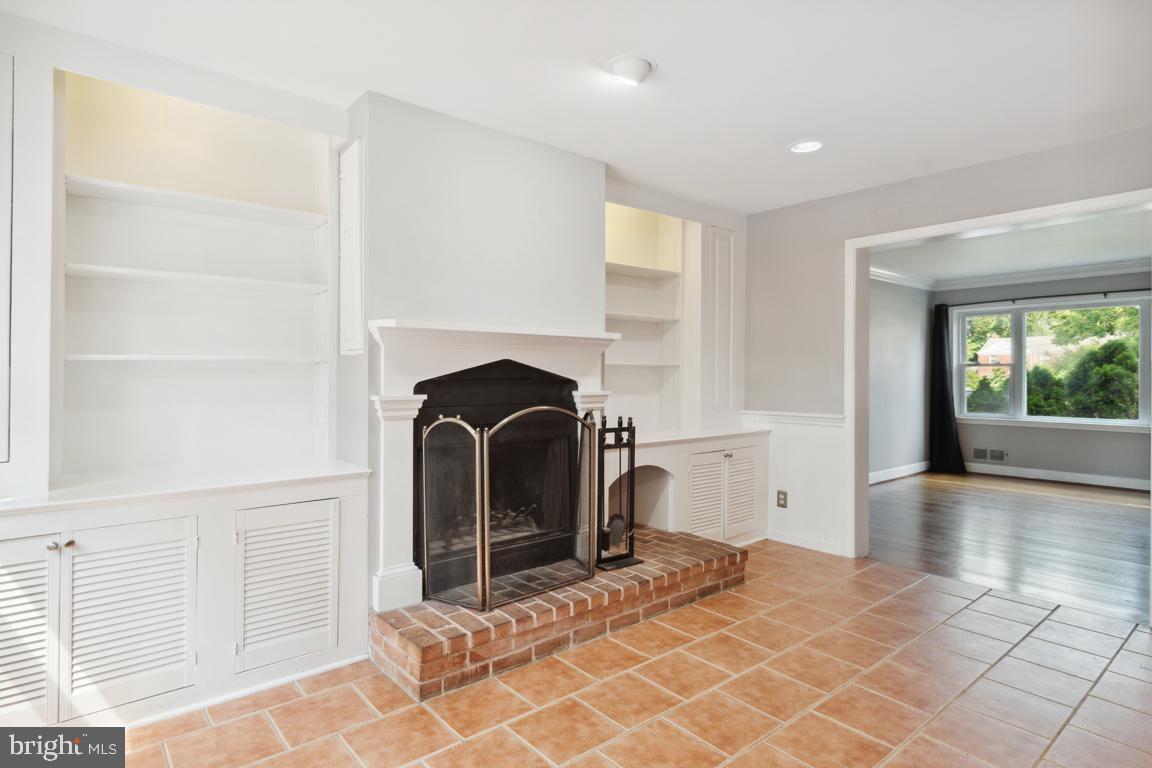 946 Radcliffe Road Towson, MD 21204 - Photo 12 of 33 Gallery Image 12
