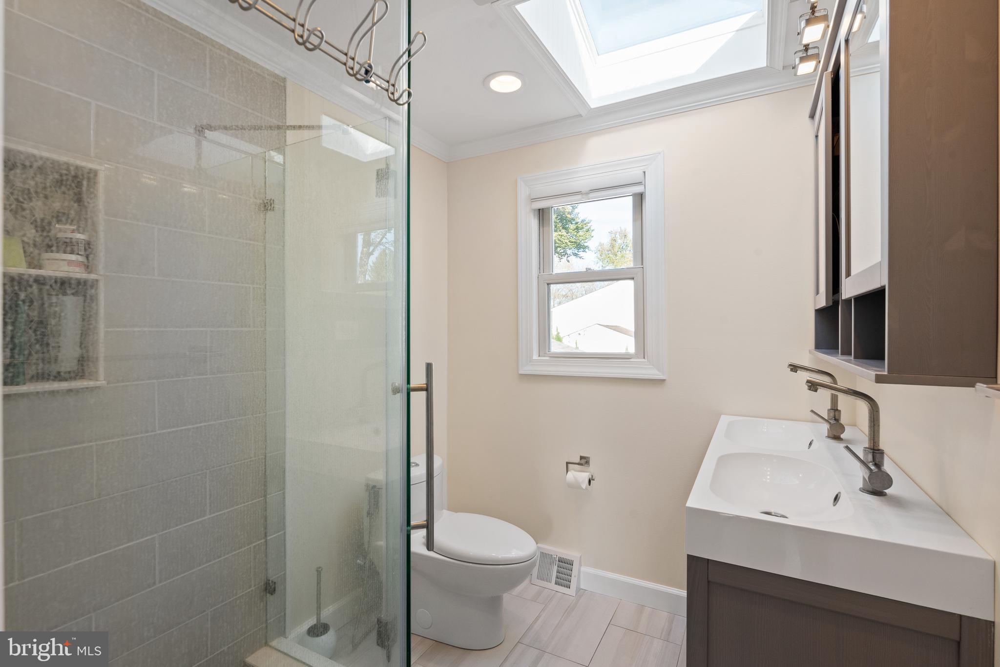 2022 Spring Mill Road Lafayette Hill, PA 19444 - Photo 20 of 31 Owner's Bathroom