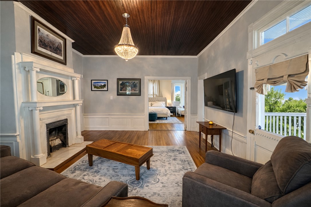 219 East Franklin Street Anderson, SC 29624 - Photo 15 of 44 Living