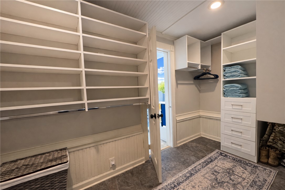 219 East Franklin Street Anderson, SC 29624 - Photo 25 of 44 Primary Closet