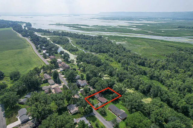 $369,900 | W8341 North Shore Drive, Onalaska, WI 54650