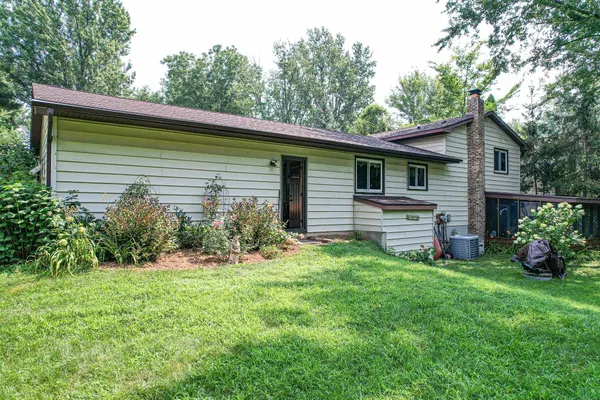 $369,900 | W8341 North Shore Drive, Onalaska, WI 54650