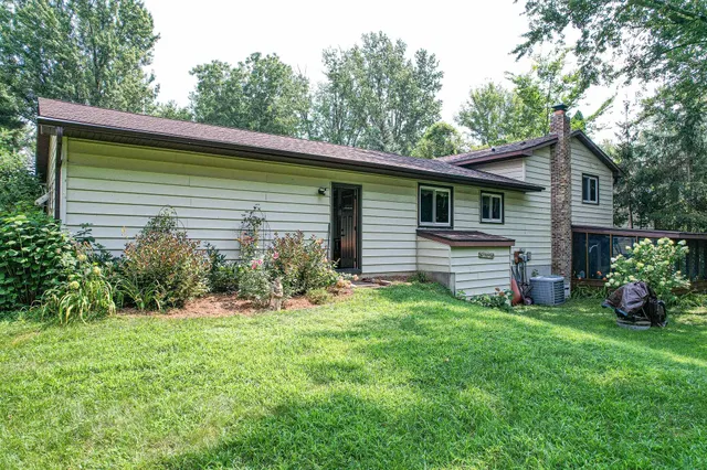 $369,900 | W8341 North Shore Drive, Onalaska, WI 54650