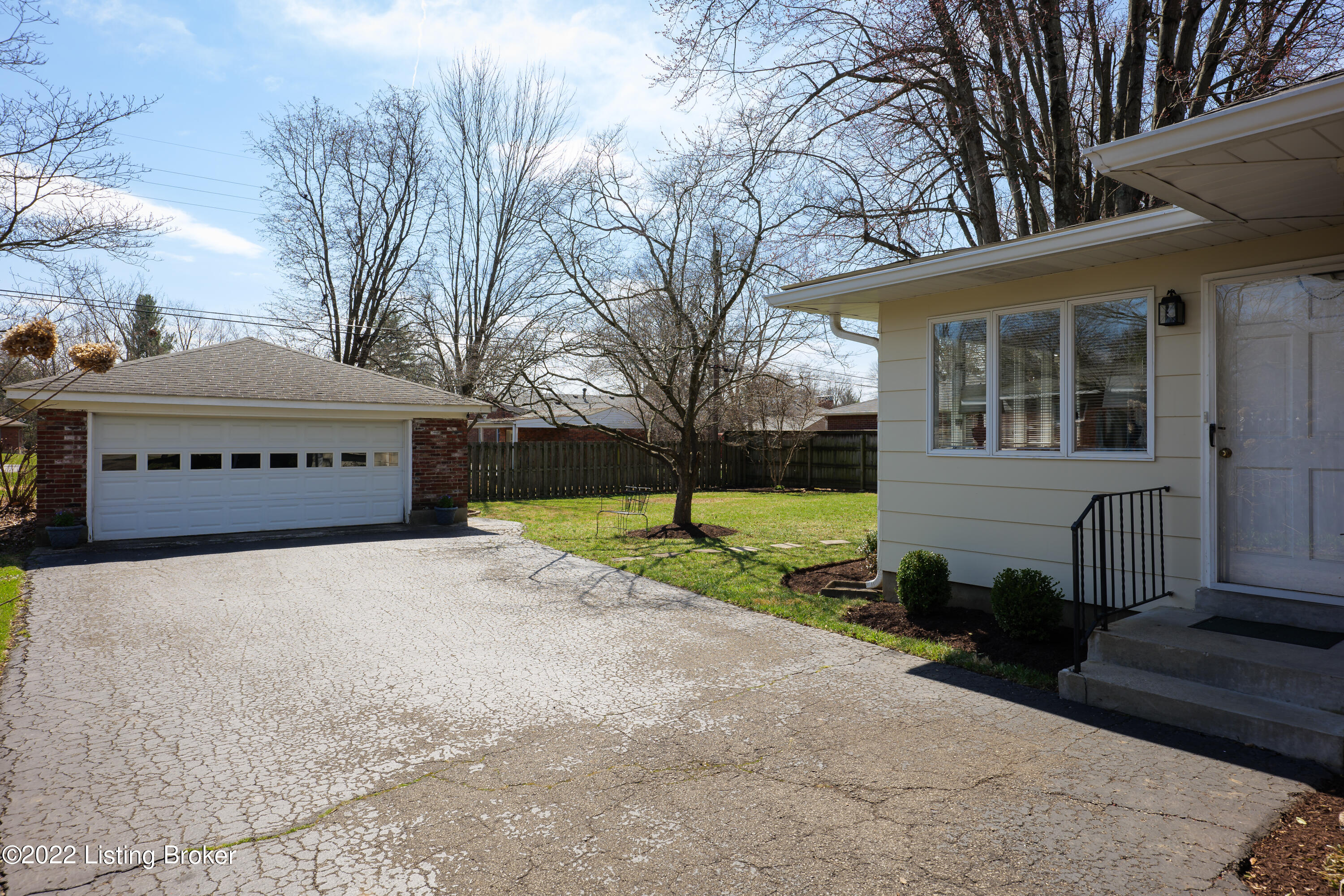 1916 Buttonwood Road Louisville, KY 40222 - Photo 25 of 28 TF - MD - Buttonwood (7 of 28)