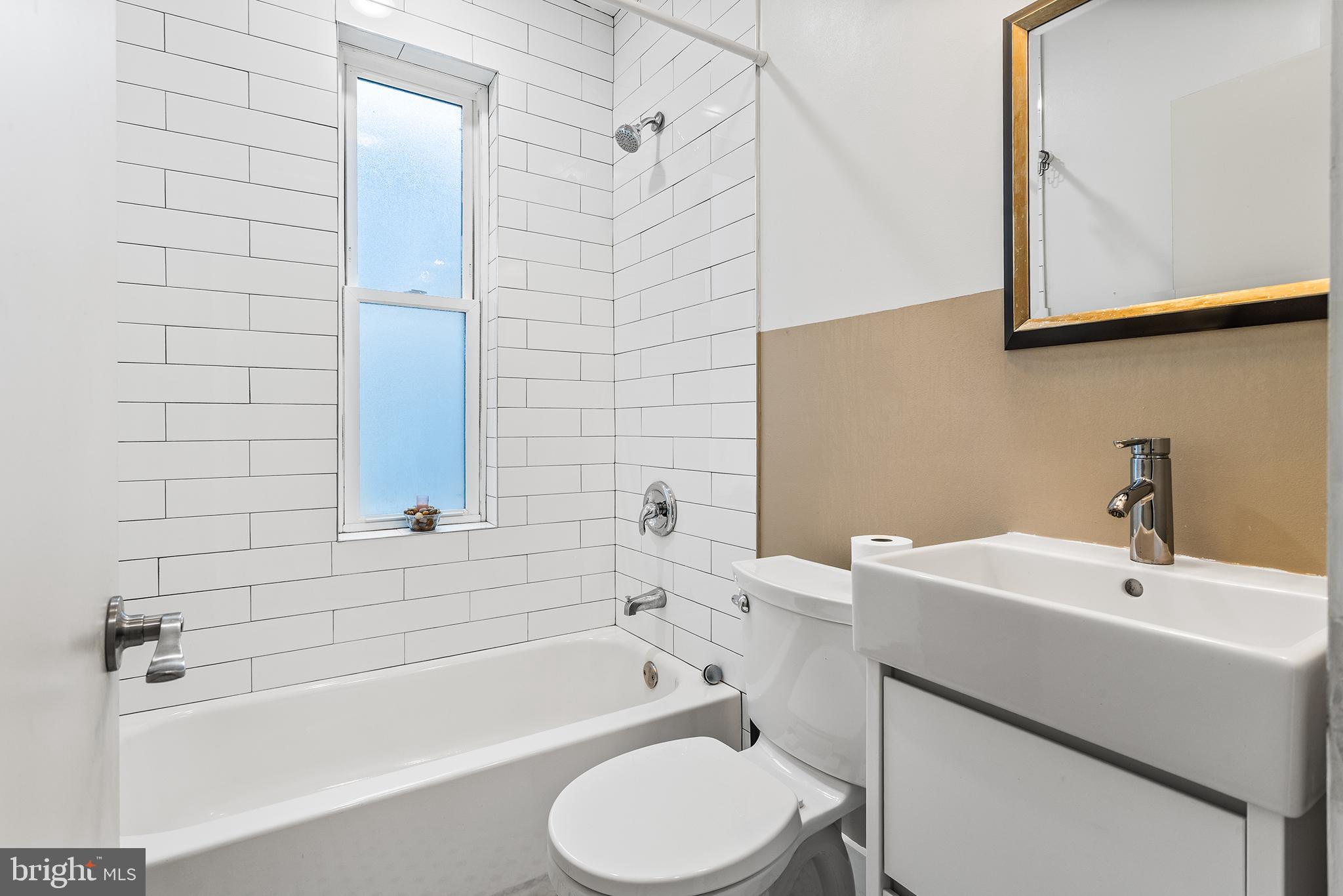 2340 West Thompson Street Philadelphia, PA 19121 - Photo 30 of 36 Hall bathroom