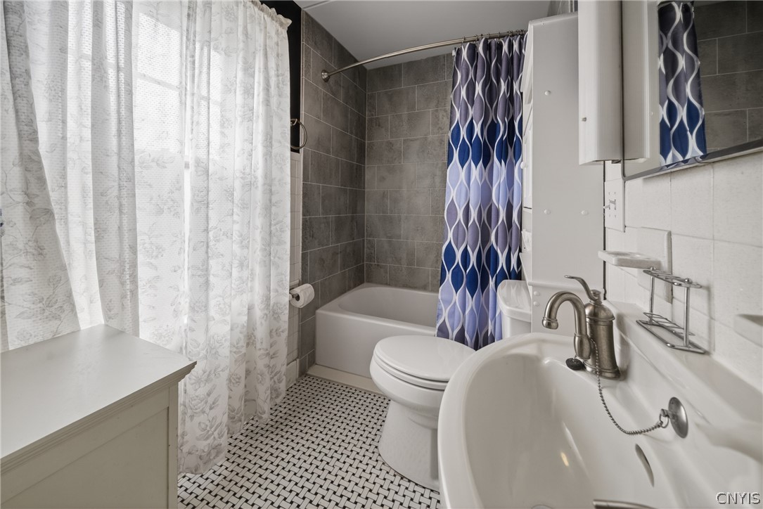 521 Kensington Road Syracuse, NY 13210 - Photo 19 of 26