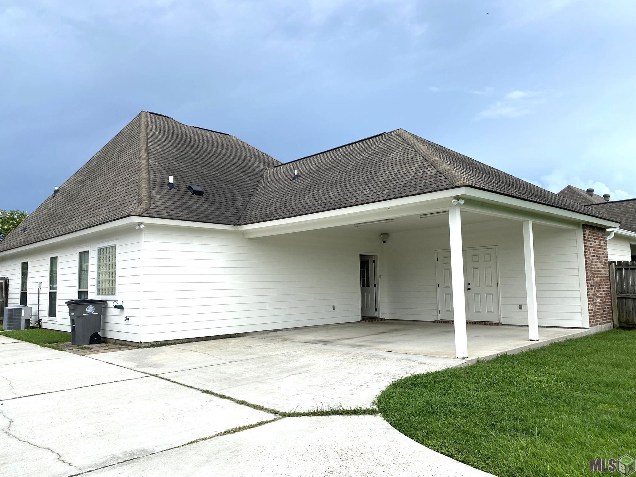 11016 Hillpark Avenue Baton Rouge, LA 70810 - Photo 15 of 17