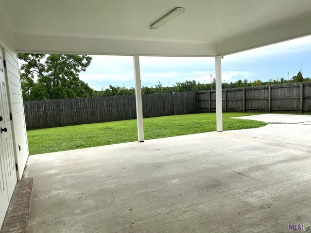 $2,100 | 11016 Hillpark Avenue, Baton Rouge, LA 70810