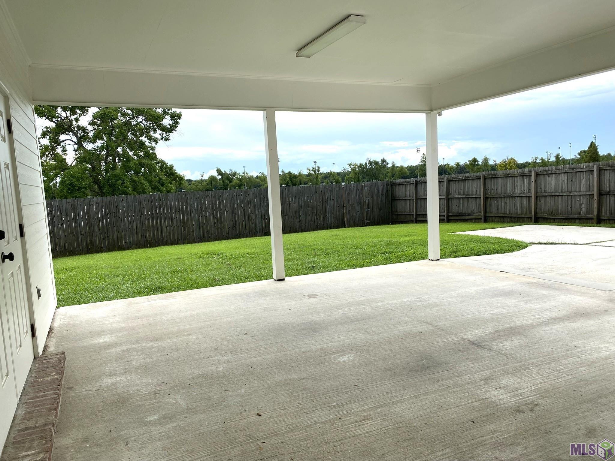 11016 Hillpark Avenue Baton Rouge, LA 70810 - Photo 16 of 17