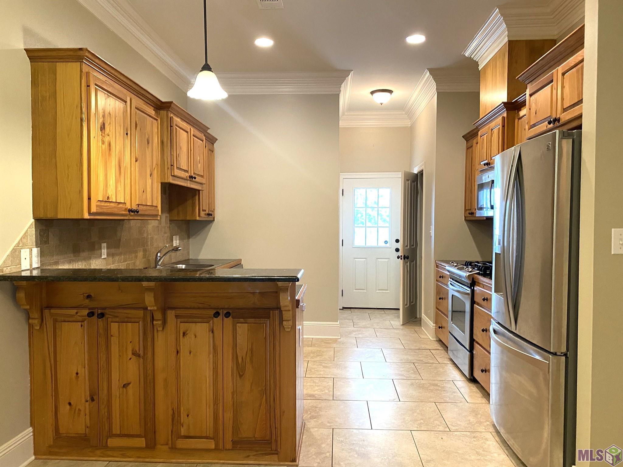 11016 Hillpark Avenue Baton Rouge, LA 70810 - Photo 4 of 17