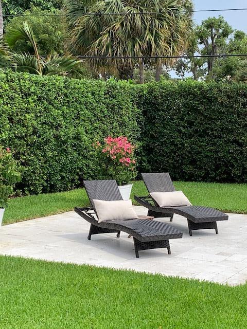 839 Upland Road West Palm Beach, FL 33401 - Photo 3 of 17 Patio area