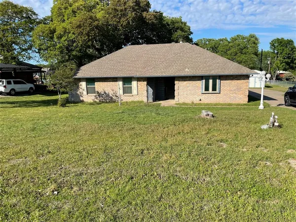 $299,000 | 917 Wayne Trail, Azle, TX 76020