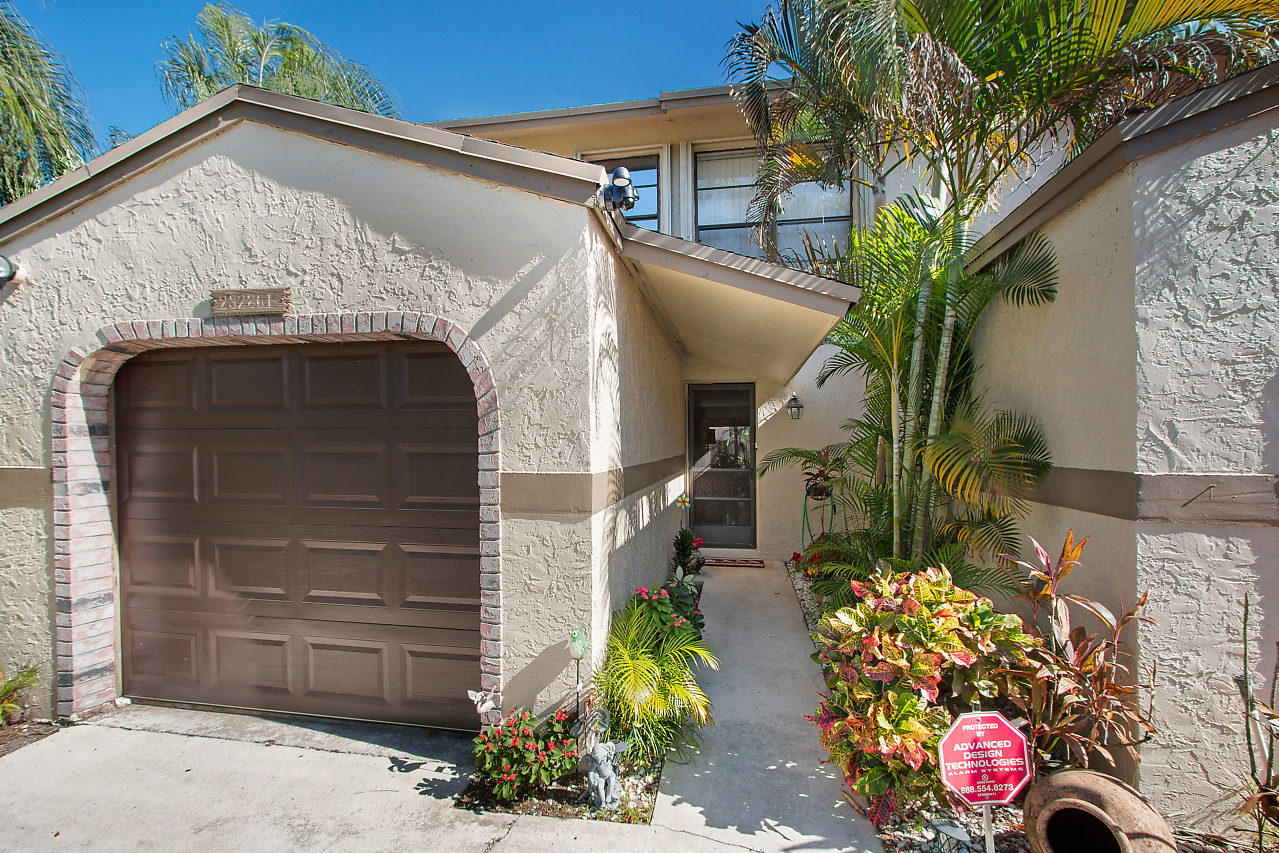23286 Southwest 54th Way, Unit F Boca Raton, FL 33433 - Photo 3 of 30 Townhouse